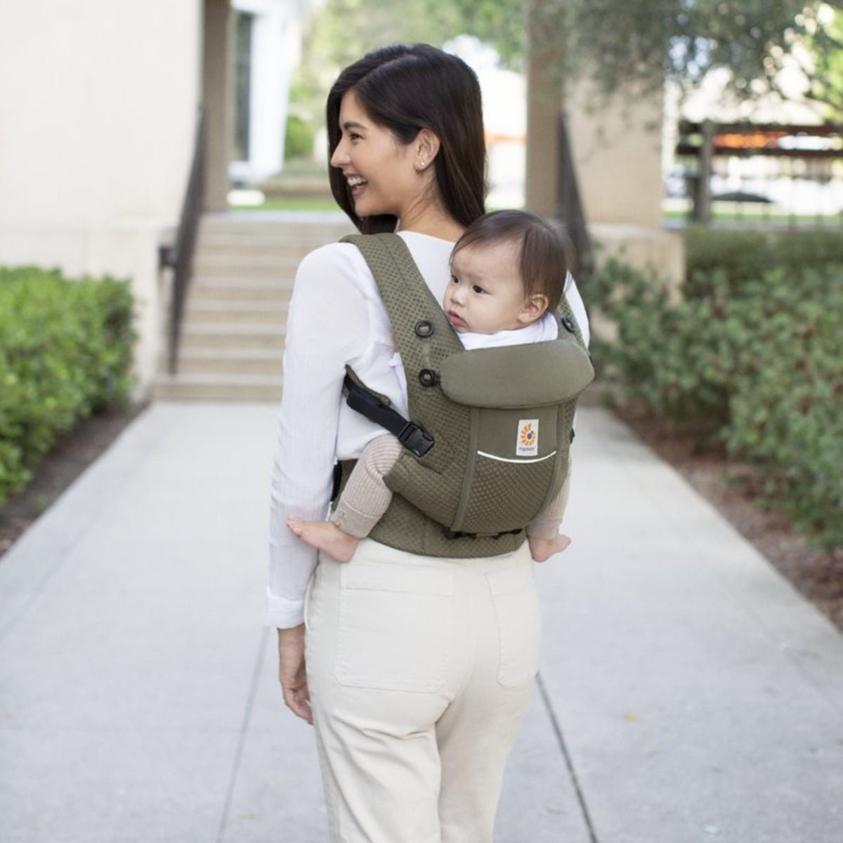 Porte Bébé Yumi⹠Vert | Liberté, confort et tendresse pour chaque sortie - Neo - BeBe