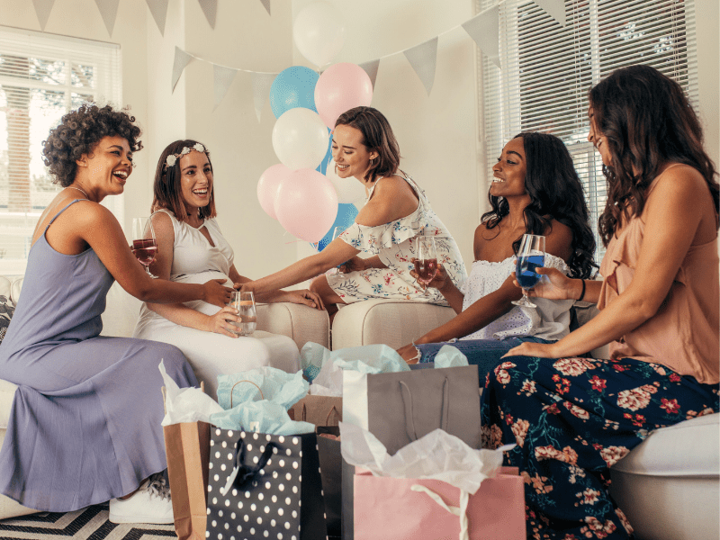 Cadeau Baby Shower : 5 Idées Pour Surprendre les Futurs Parents - Neo-BeBe