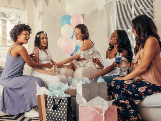 Cadeau Baby Shower : 5 Idées Pour Surprendre les Futurs Parents - Neo-BeBe