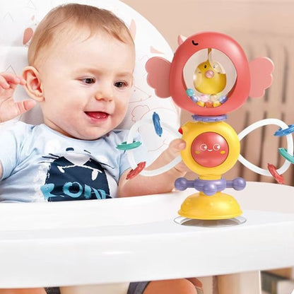 Bébé jouant avec un hochet pour bébé coloré, idéal pour l’éveil sensoriel