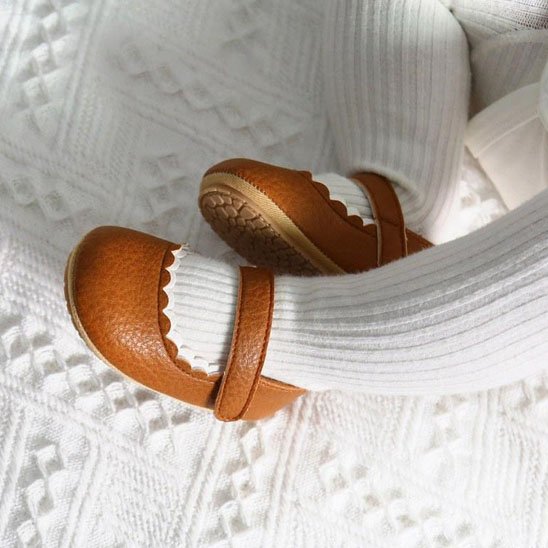 Chaussure bébé fille marron en maille respirante, semelle souple