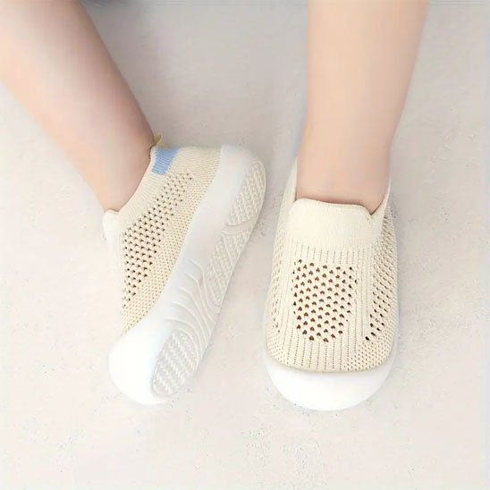 Chaussure bébé souple pour premiers pas blanc antidérapant