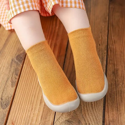 Chaussures bébé souples marron clair, confortables pour l’apprentissage de la marche