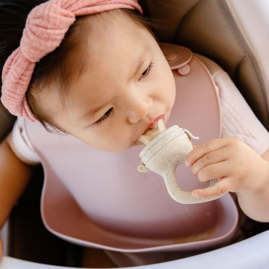 Grignoteuse bébé en silicone alimentaire pour découvrir les fruits en douceur