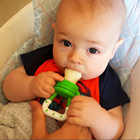 Grignoteuse bébé facile à tenir pour soulager les gencives pendant les poussées dentaires