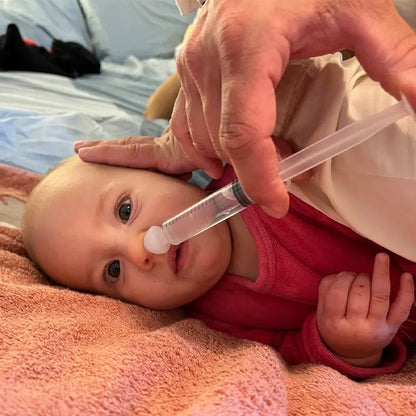 Mouche bébé utilisée pour dégager le nez d’un bébé en douceur sans douleur