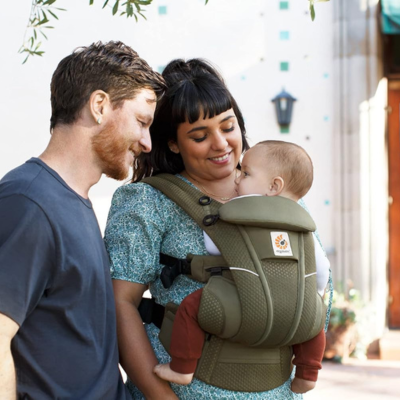 Porte Bébé Yumi™ Vert | Liberté, confort et tendresse pour chaque sortie